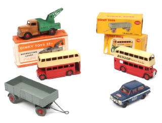 Lot 367 - DINKY TOYS (GB) (5)