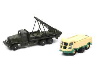 Lot 320 - DINKY TOYS (FRANCE) (2)
