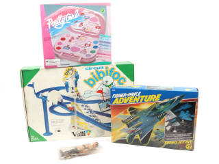 Lot 160 - DIVERS (4)