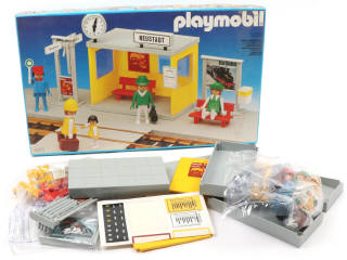 Lot 141 - PLAYMOBIL (ALLEMAGNE) (1)