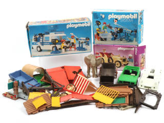Lot 147 - PLAYMOBIL (ALLEMAGNE) (3)