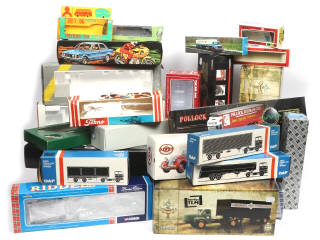 Lot 268 - DIVERS (50)