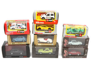 Lot 185 - DIVERS (10)