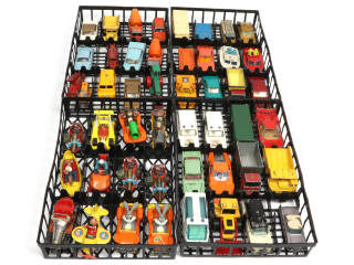 Lot 266 - DIVERS (48)