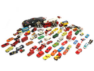 Lot 267 - DIVERS (66)