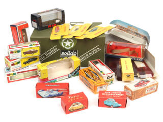 Lot 180 - DIVERS (1)