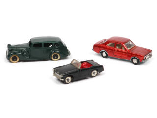 Lot 257 - DINKY TOYS (GB) (3)