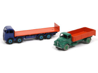 Lot 262 - DINKY TOYS (GB) (2)