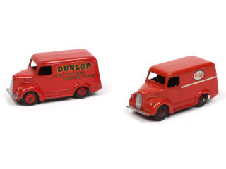 Lot 258 - DINKY TOYS (GB) (2)