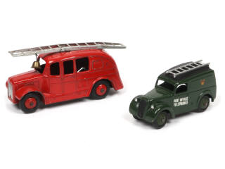 Lot 260 - DINKY TOYS (GB) (2)