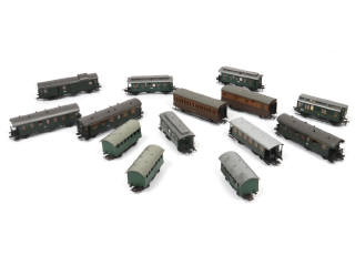 Lot 68 - DIVERS (HO) (14)