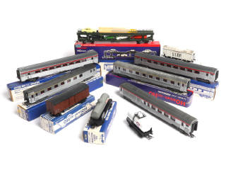 Lot 10 - HORNBY 'HO' (11)