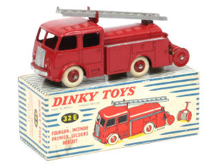 Lot 212 - DINKY TOYS (FRANCE) (1)