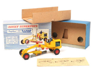 Lot 235 - DINKY TOYS (FRANCE) (1)