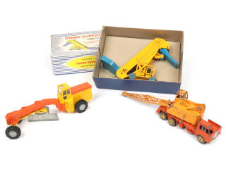 Lot 325 - DINKY TOYS (GB) (3)