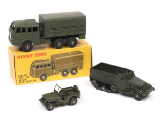 Lot 271 - DINKY TOYS (FRANCE) (3)