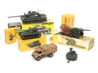 Lot 275 - DINKY TOYS (FRANCE) (4)