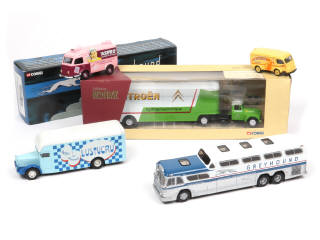 Lot 303 - CORGI TOYS (GB) (5)