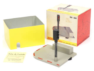 Lot 240 - DINKY TOYS (FRANCE) (1)