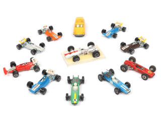 Lot 89 - DIVERS (11)