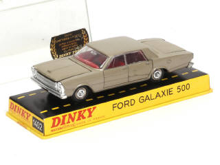 Lot 245 - DINKY TOYS (FRANCE) (1)