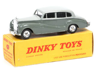 Lot 230 - DINKY TOYS (FRANCE) (1)