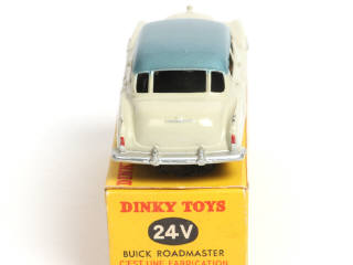 Lot 203 - DINKY TOYS (FRANCE) (1)