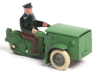 Lot 162 - DINKY TOYS (FRANCE) (1)