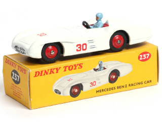 Lot 424 - DINKY TOYS (GB) (1)