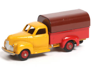 Lot 316 - DINKY TOYS (FRANCE) (1)