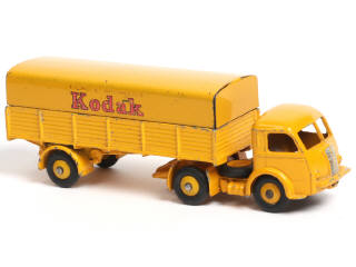 Lot 317 - DINKY TOYS (FRANCE) (1)