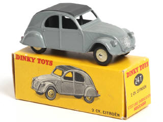 Lot 202 - DINKY TOYS (FRANCE) (1)