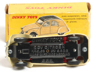 Lot 246 - DINKY TOYS (FRANCE) (1)