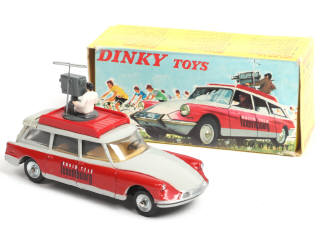 Lot 252 - DINKY TOYS (FRANCE) (1)