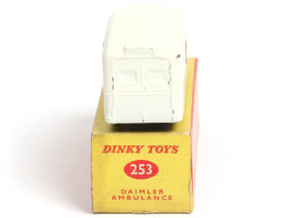 Lot 479 - DINKY TOYS (GB) (1)
