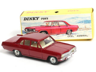 Lot 266 - DINKY TOYS (FRANCE) (1)