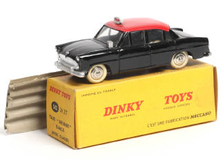 Lot 209 - DINKY TOYS (FRANCE) (1)