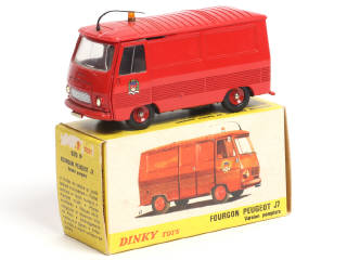 Lot 323 - DINKY TOYS (FRANCE) (1)