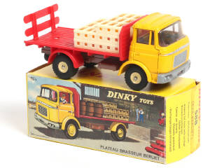 Lot 341 - DINKY TOYS (FRANCE) (1)