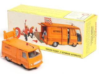 Lot 324 - DINKY TOYS (FRANCE) (1)
