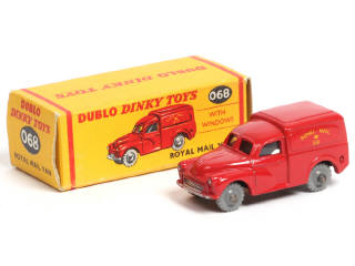Lot 374 - DINKY TOYS (GB) (1)