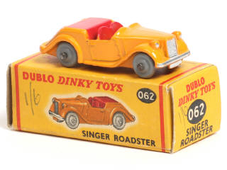 Lot 369 - DINKY TOYS (GB) (1)