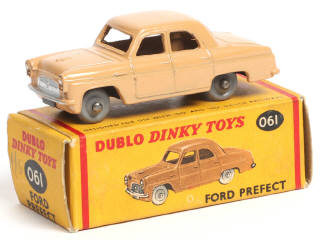 Lot 370 - DINKY TOYS (GB) (1)
