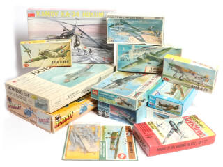 Lot 290 - DIVERS (13)