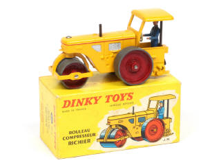 Lot 203 - DINKY TOYS (FRANCE) (1)