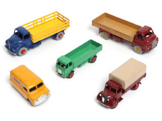 Lot 197 - DINKY TOYS (GB) (5)