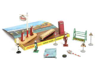 Lot 198 - DINKY TOYS (GB) (15)