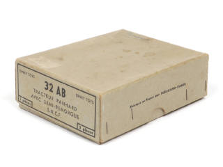 Lot 210 - DINKY TOYS (FRANCE) (1)