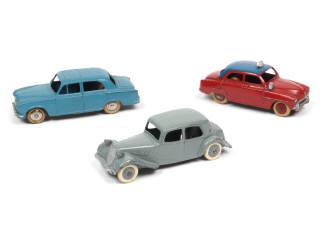 Lot 237 - DINKY TOYS (FRANCE) (3)