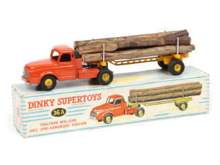 Lot 211 - DINKY TOYS (FRANCE) (1)